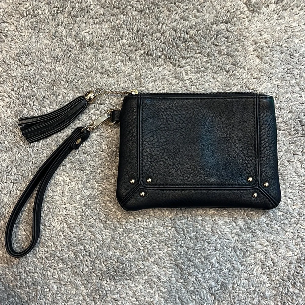 Charming Charlie | EUC Faux Leather Wristlet